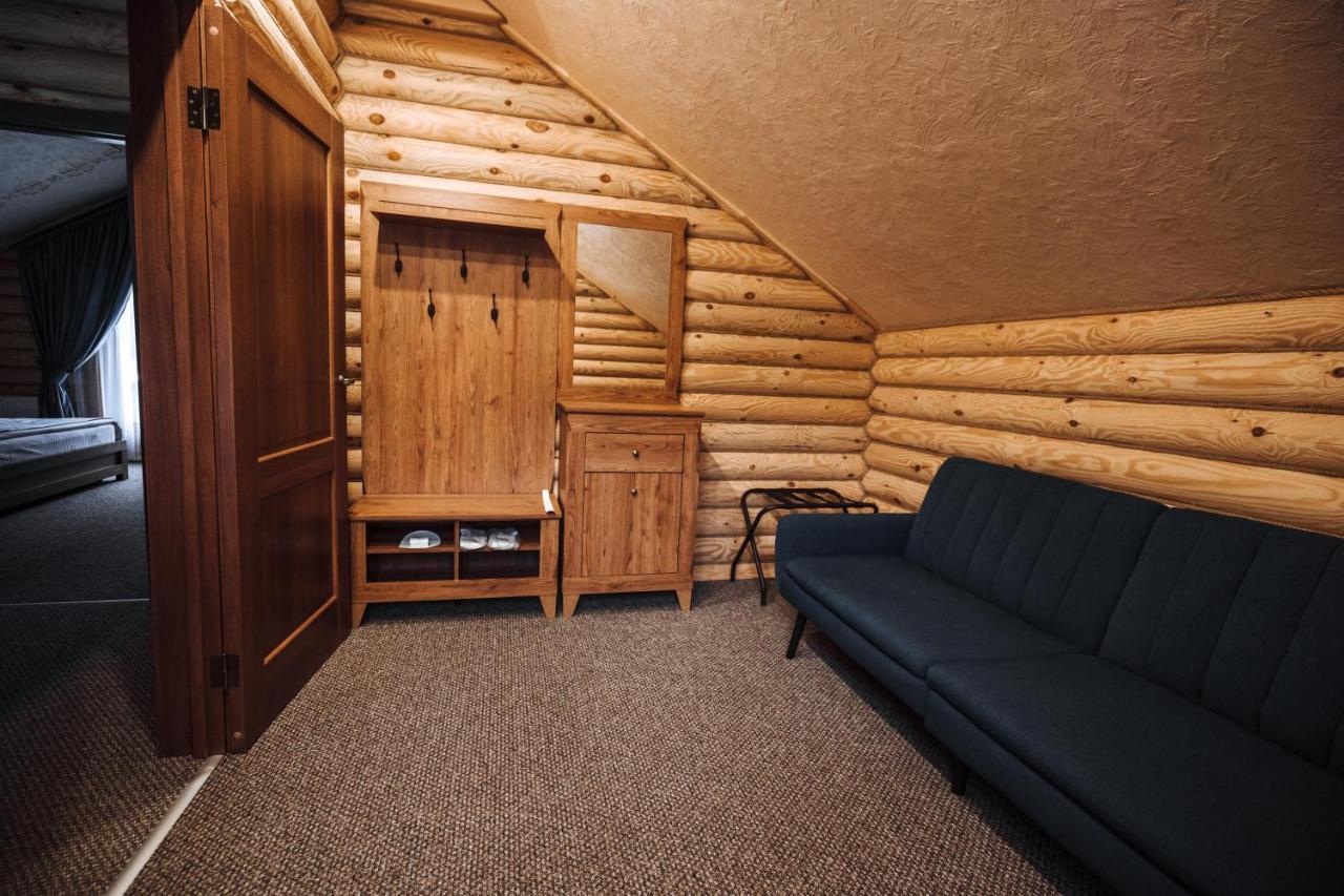Turiyske Podvir'ya Otel